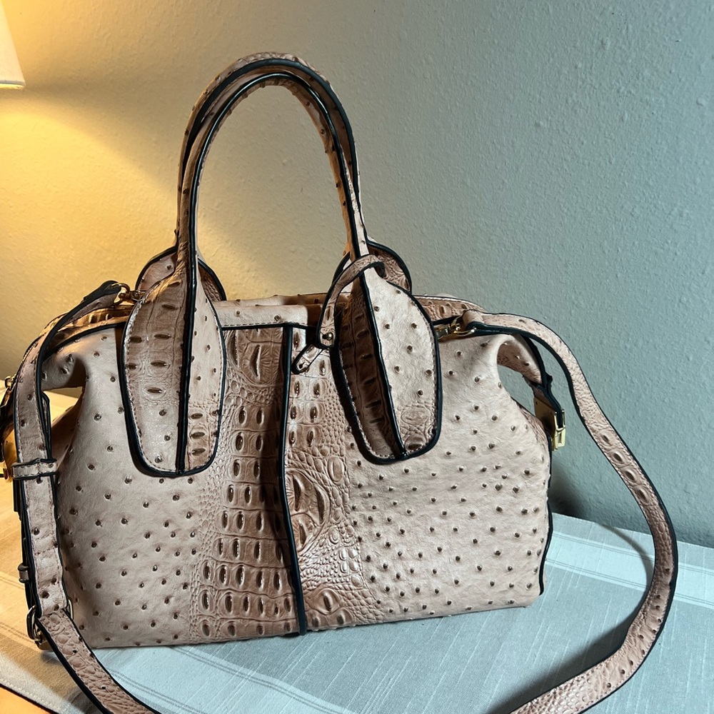Elegant Blush pink croc look Handbag